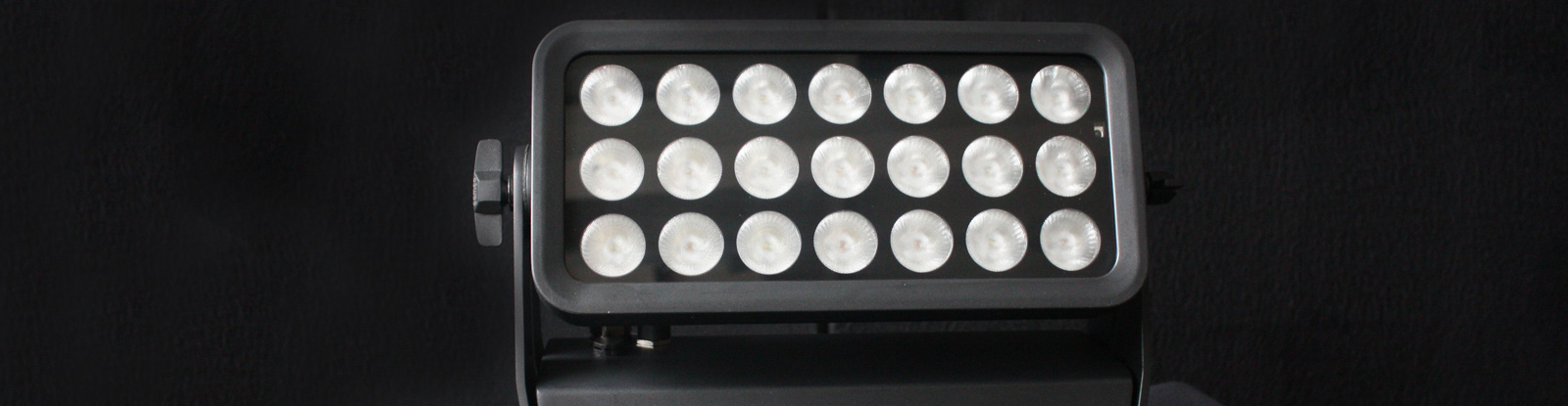 Cameo  Cameo ZENIT W300 Outdoor LED Wash Light  zur Vermietung in unserem Materialpool - Eventtechnik und Veranstaltungstechnik artworld:media